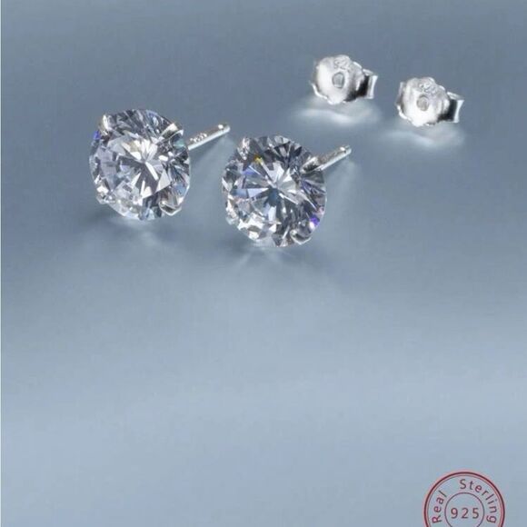 Stunning sterling silver post CZ earrings! New! - Picture 2 of 5